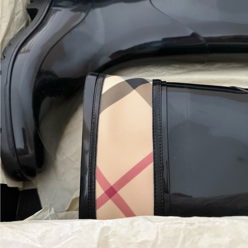 Burberry Black Rain Boots with Box - Picture 11 of 14